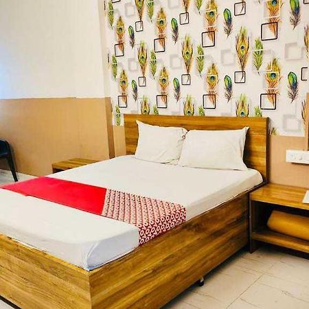Hotel Royal Lodging Phursungi Екстериор снимка