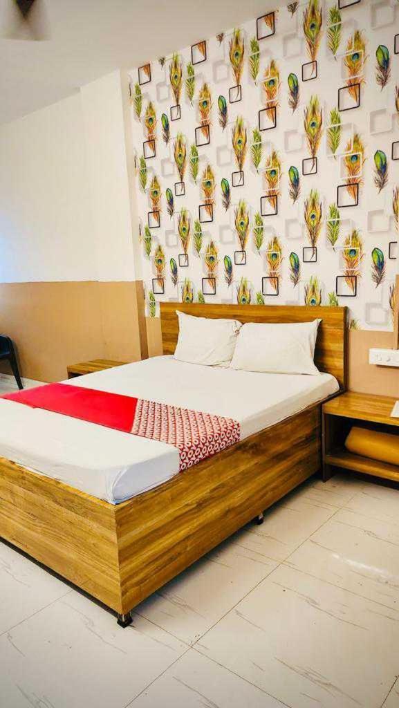 Hotel Royal Lodging Phursungi Екстериор снимка